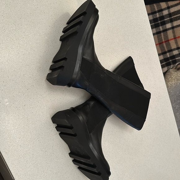 Zara Tall Boots - Picture 5 of 9